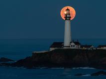 pigeon point lighthouse fool moon